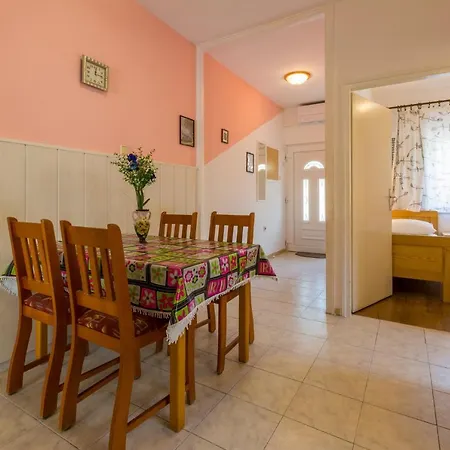 Apartment Isabella *